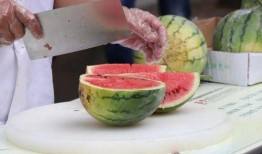同学们免费吃瓜,同学们共享欢乐时光